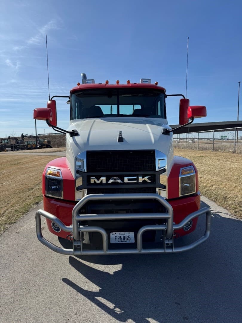 2021 Mack Anthem in Ankeny, IA — photo 2